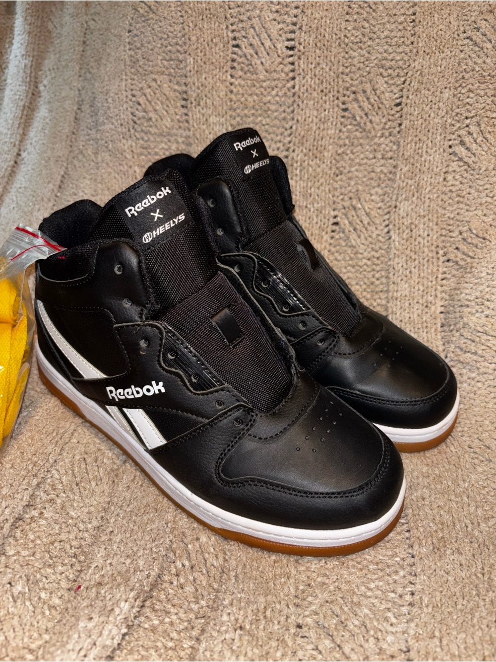 Reebok x Heely’s Black High Top Sneakers w/ Wheels Men’s Size 7 Yellow Laces